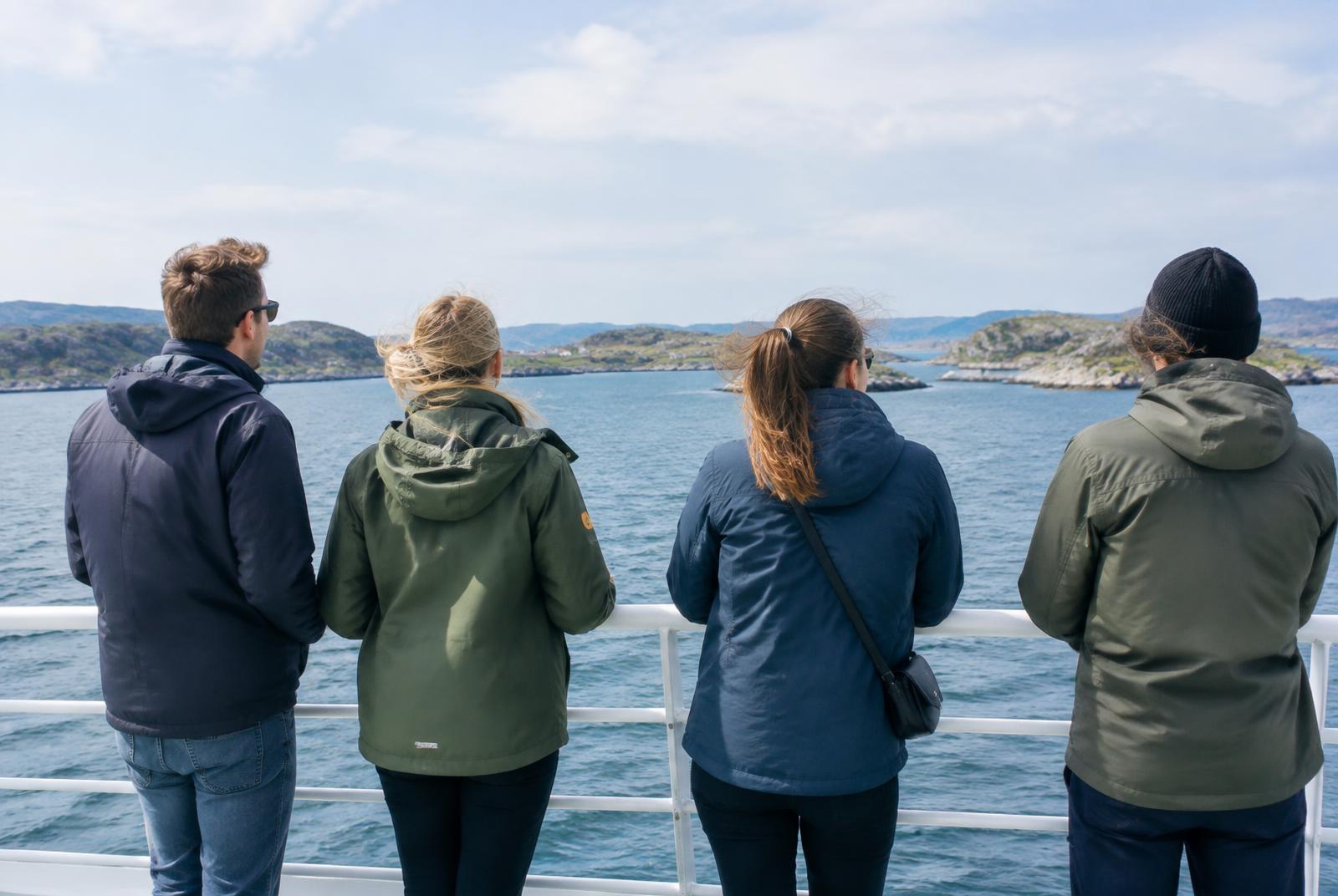 Gruppe på tur i skjærgården